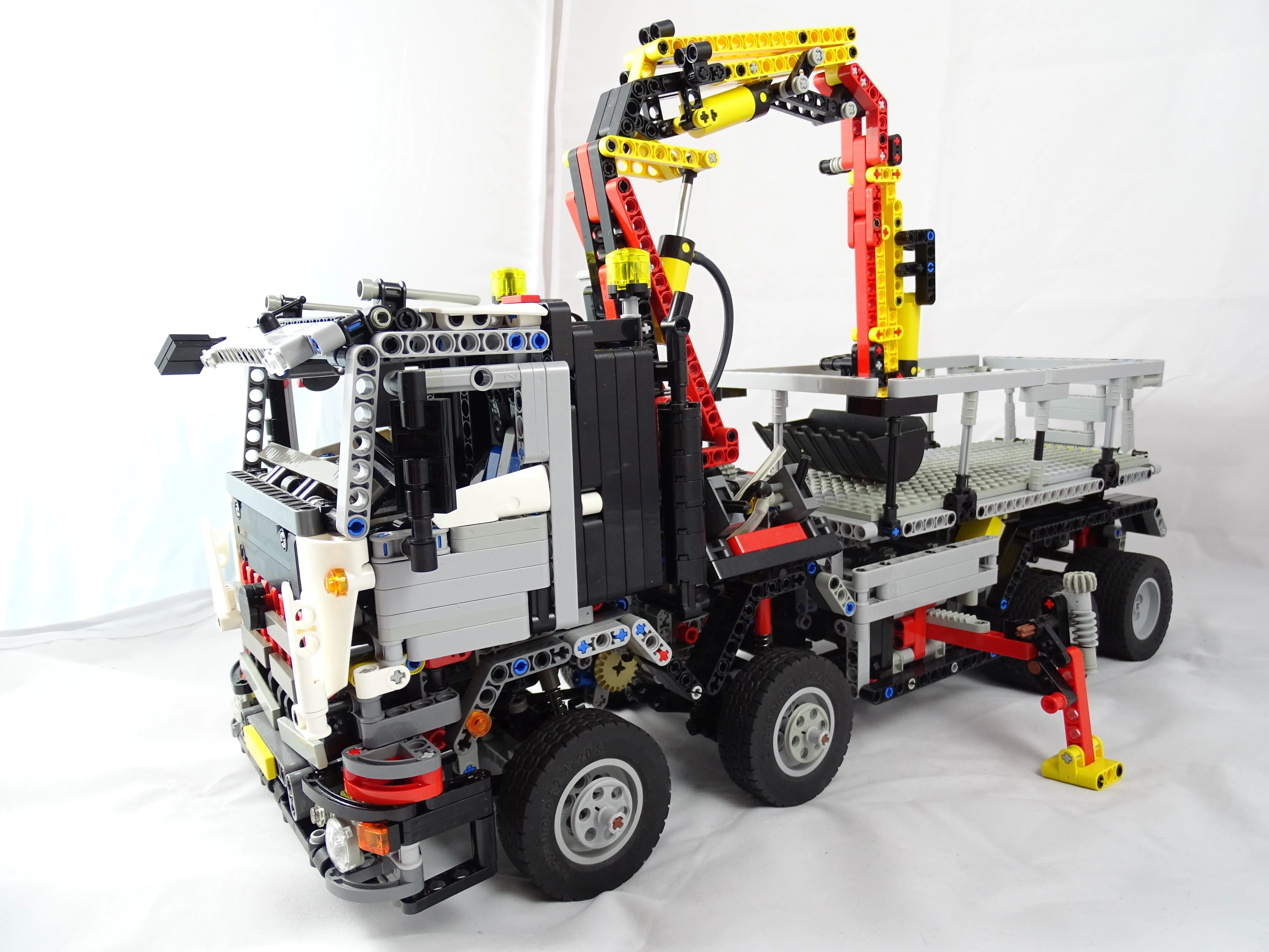 Mercedes-Benz Arocs 3245